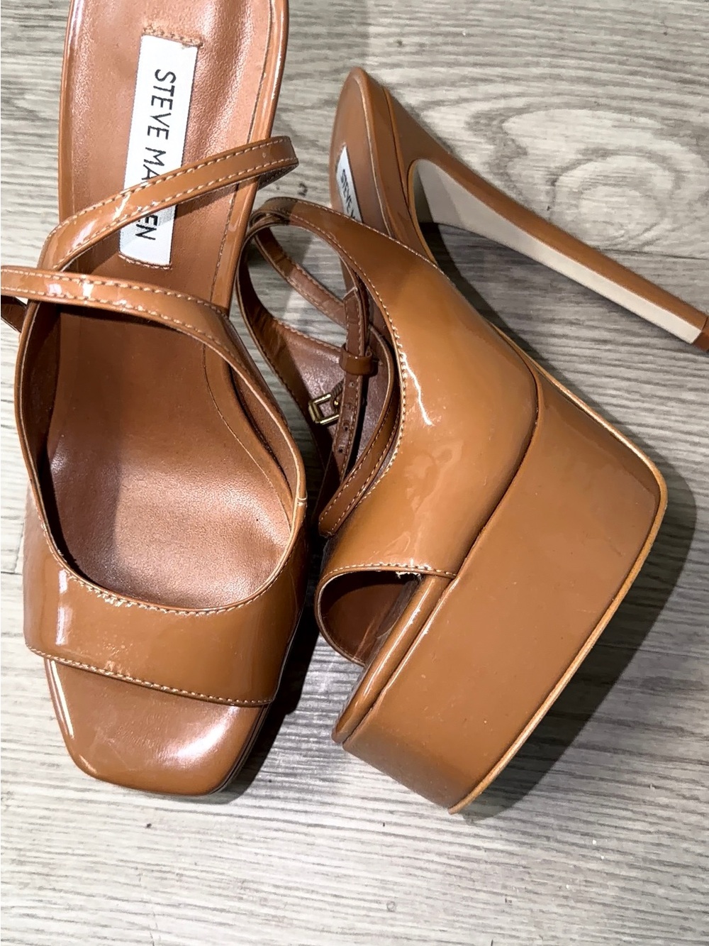 Steve Madden Women’s Tan Patent Platform Sandals